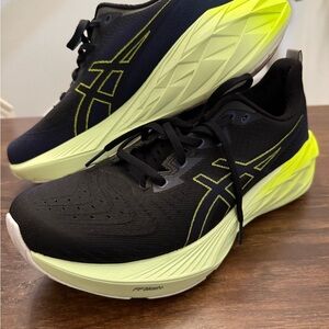 Asics Men’s Novablast 4